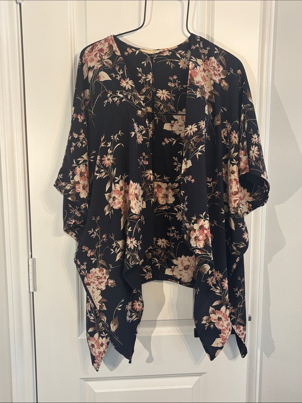 Painted Threads Black Pink  floral Boho Chic Kimono - Cardigan- Wrap. Size M